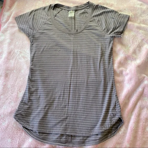 ♾ Calia by Carrie Underwood | Everyday striped tee shirt - Picture 3 of 8